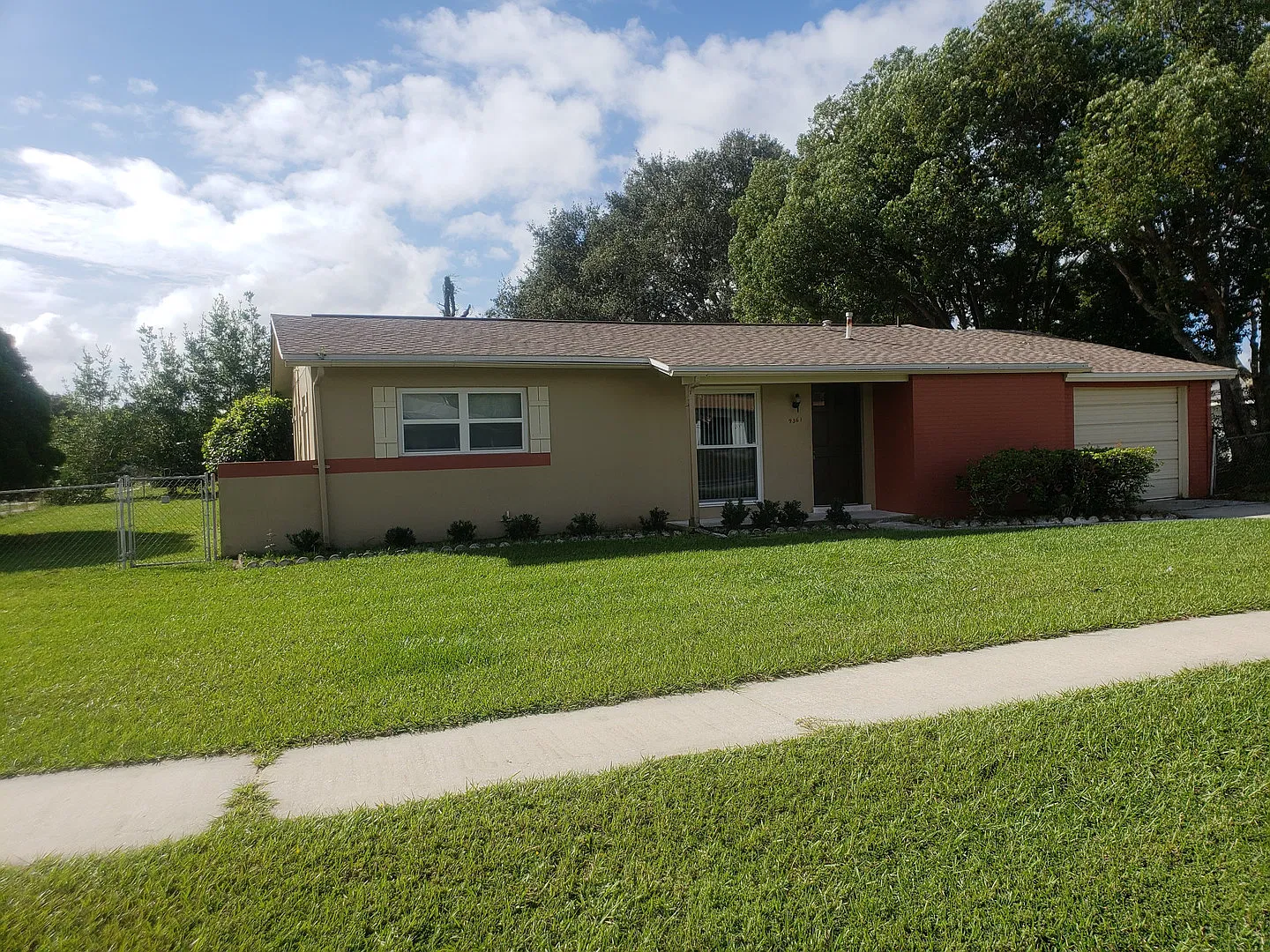 Nice 2/1/1 fenced home on North Citrus Springs Blvd — Photo 2