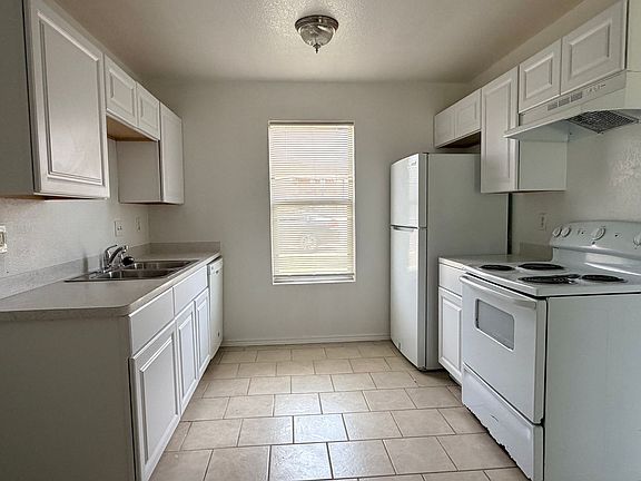 5th image of 1107 Circle M Dr #B