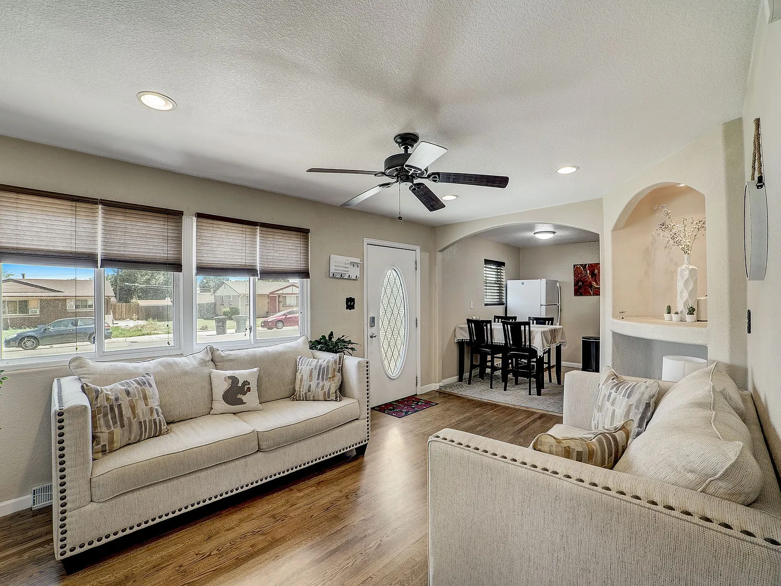 7 bed, 2467 sqft, $725 — Photo 2