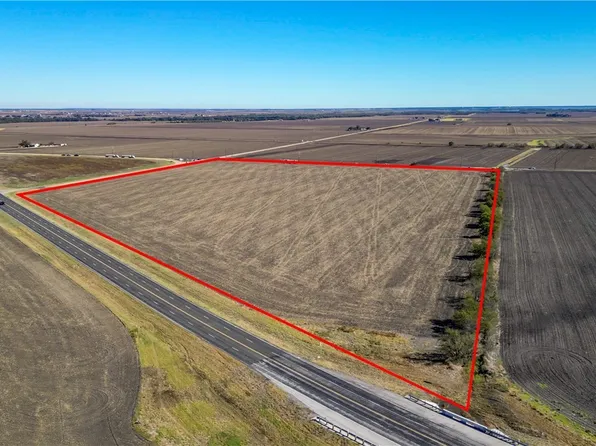 N Commerce St, Granger, TX 76530