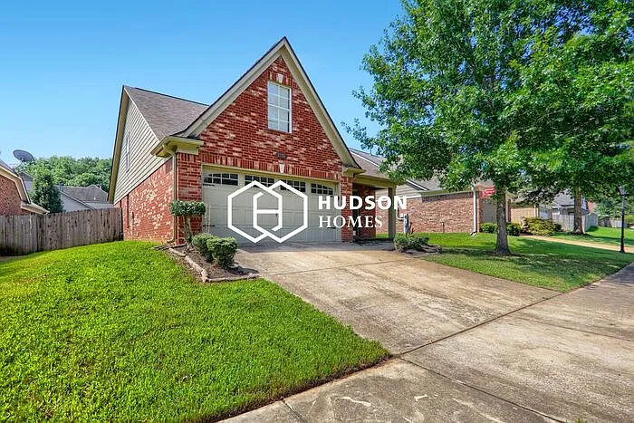 4 bed, 2.0 bath, 1699 sqft, $1,999 — Photo 3