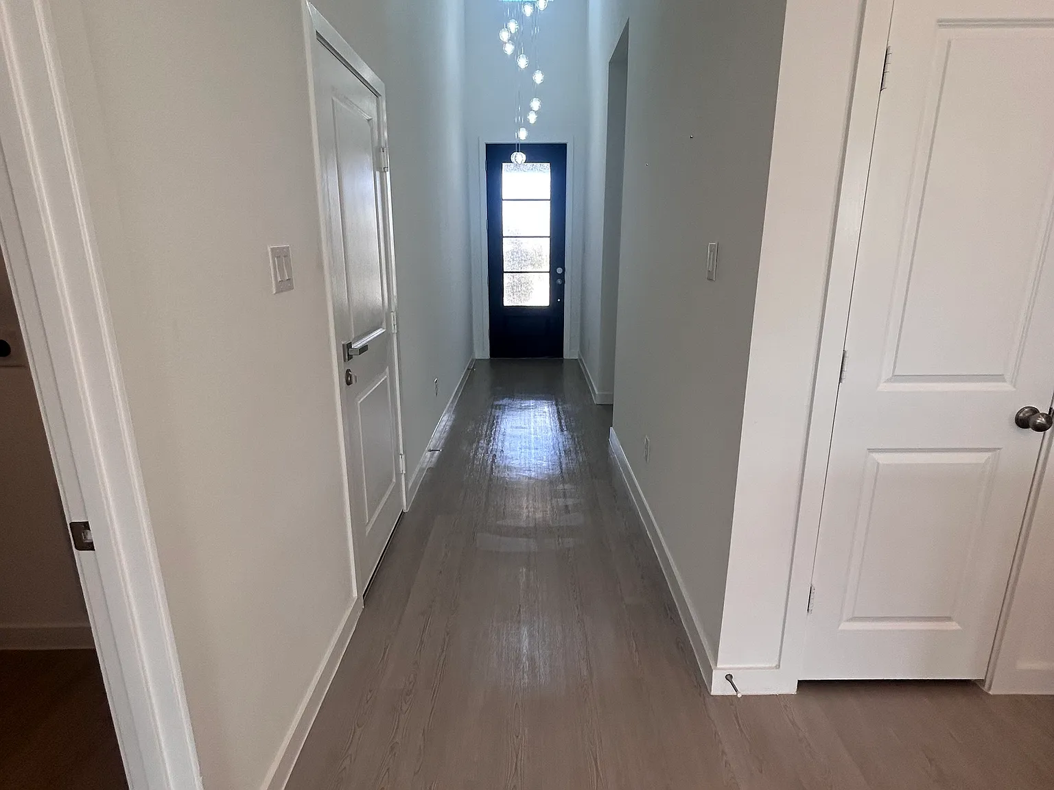 4 bed, 2410 sqft, $3,000 — Photo 2