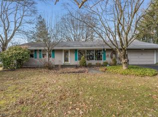 52 Kinter St, Clinton, NJ 08809