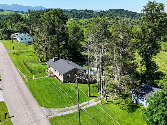 3rd image of 250 North Dr