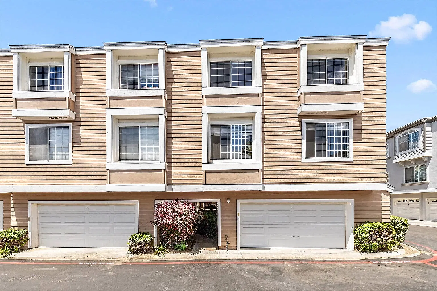 2 bed, 1355 sqft, $4,148 — Photo 1