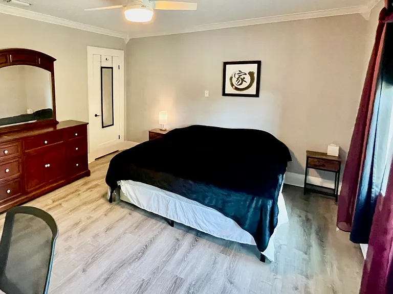 803 E James St — Photo 38