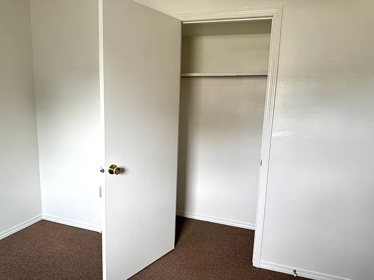 4 Lilac Ct - Bedroom 2 Closet