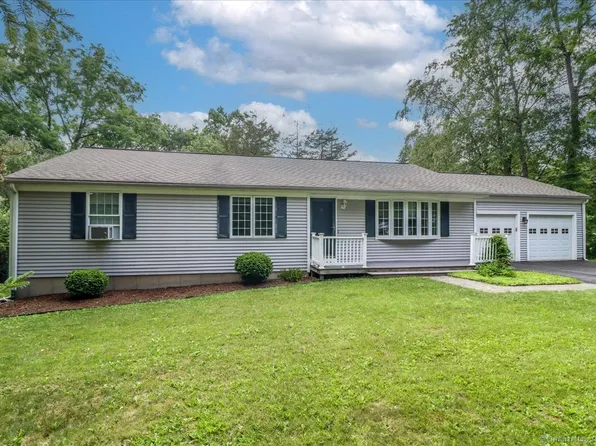 44 Candlewood Vista, New Milford, CT 06776