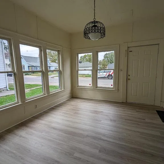 705 W Monroe St — Photo 2