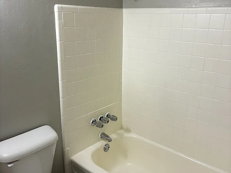 2146 Inwood Ter — Photo 12