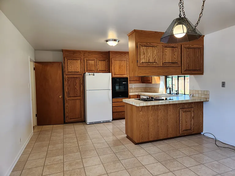 2220 Sartori Dr — Photo 7