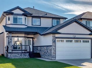 170 N Canals Cir SW, Airdrie, AB T4B0L4