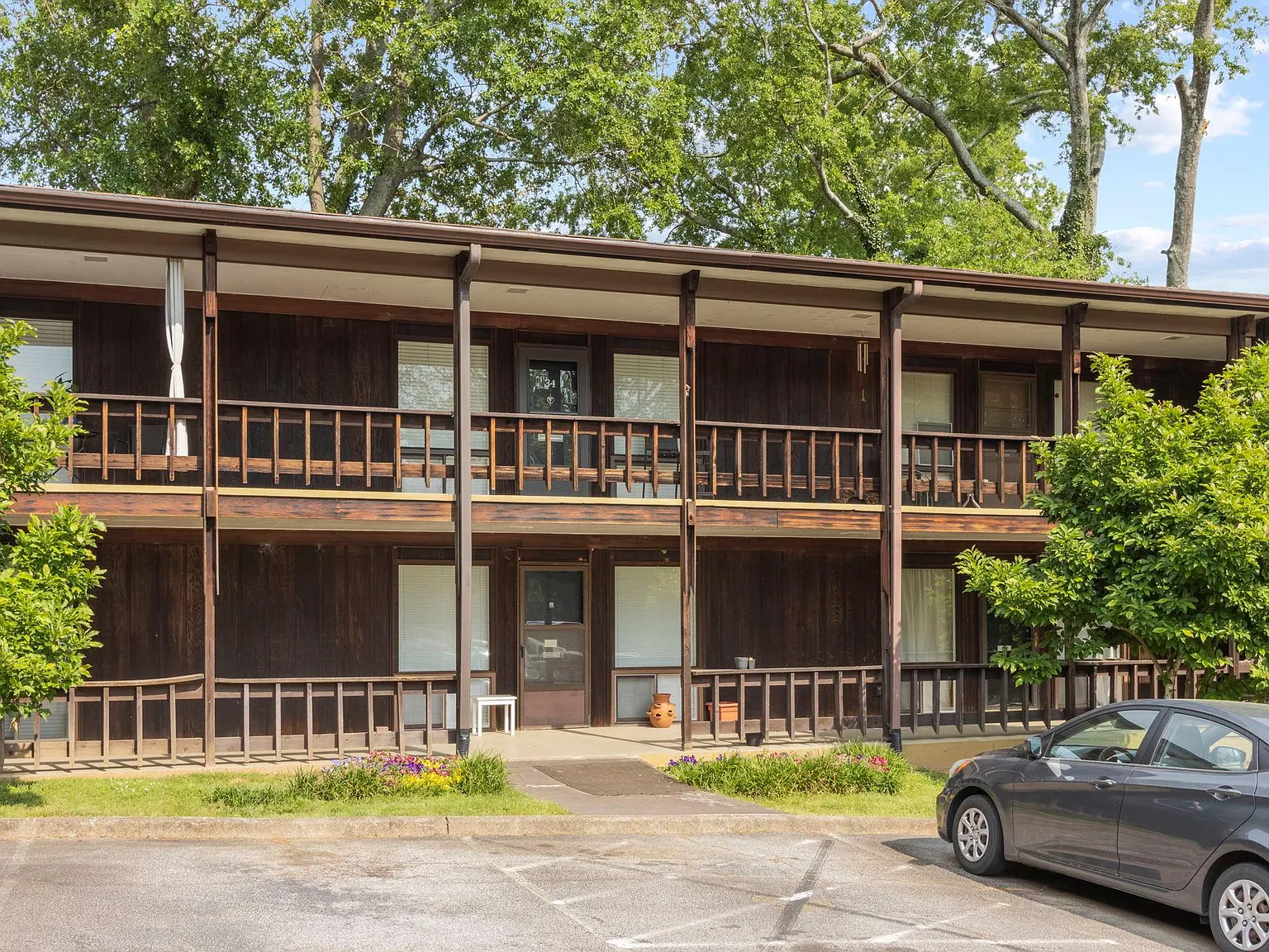 2 bed, 800 sqft, $2,400 — Photo 3