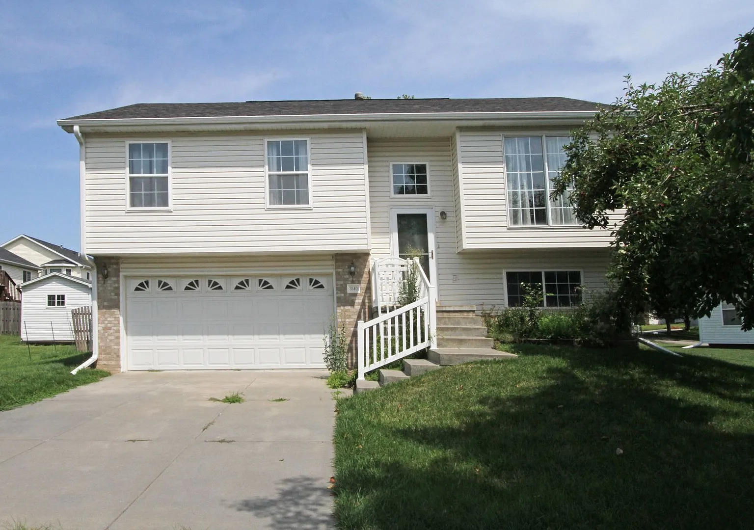 Timber Ridge Split Foyer — Photo 1
