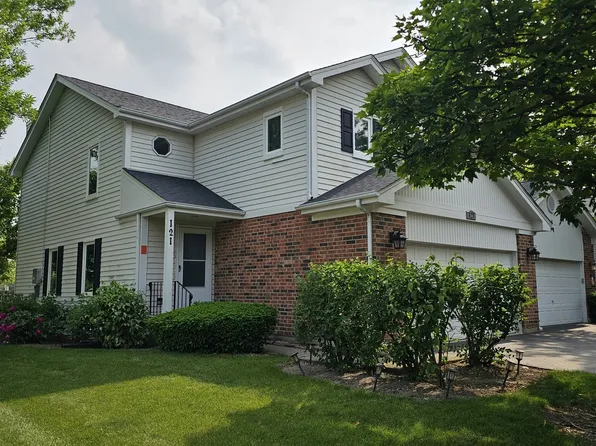 121 Hampton Ave, Westmont, IL 60559