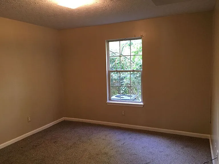 2824 Ryan Cir — Photo 6