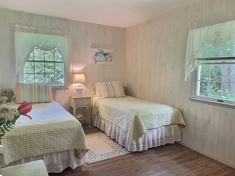 71 Bryan Rd — Photo 9