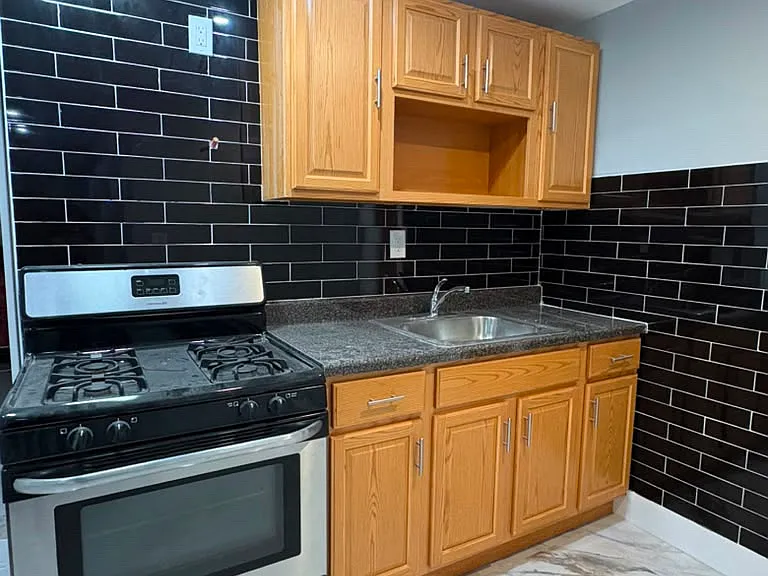 985 Duncan St #1B — Photo 1