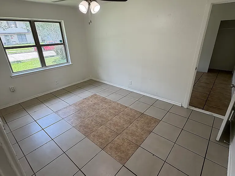 3034 Harlan Dr — Photo 2