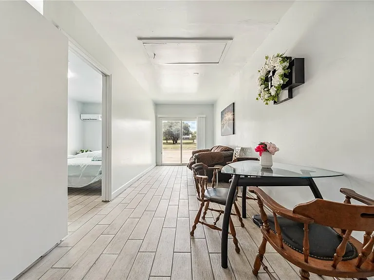 1004 Dominik Dr — Photo 10