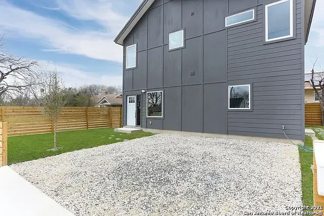 122 Applin Ave — Photo 2