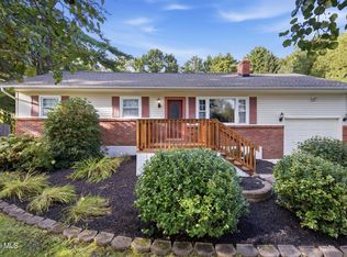 7 Davids Ln, Burnt Hills, NY 12027