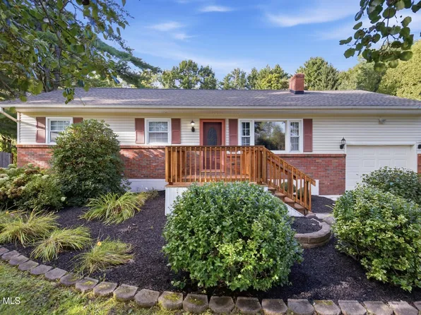 7 Davids Lane, Burnt Hills, NY 12027