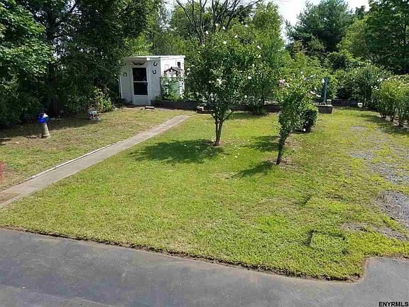 4th image of 30 Smith Ave