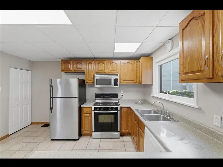 3914 Clement Way — Photo 8