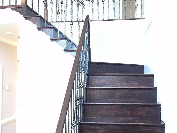 3rd image of 81 Cardinal Forest Dr