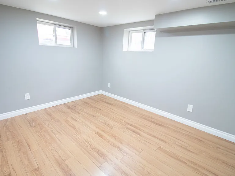 416 Niagara St — Photo 20