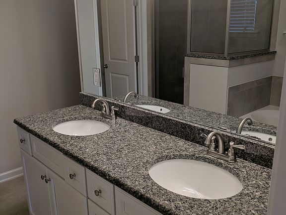 4th image of 1512 Autumn Pines Dr