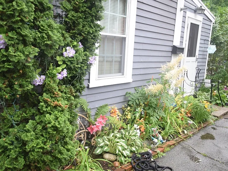 31 Prospect St #3 — Photo 22