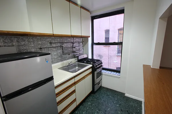 Rented by Compass | media 2