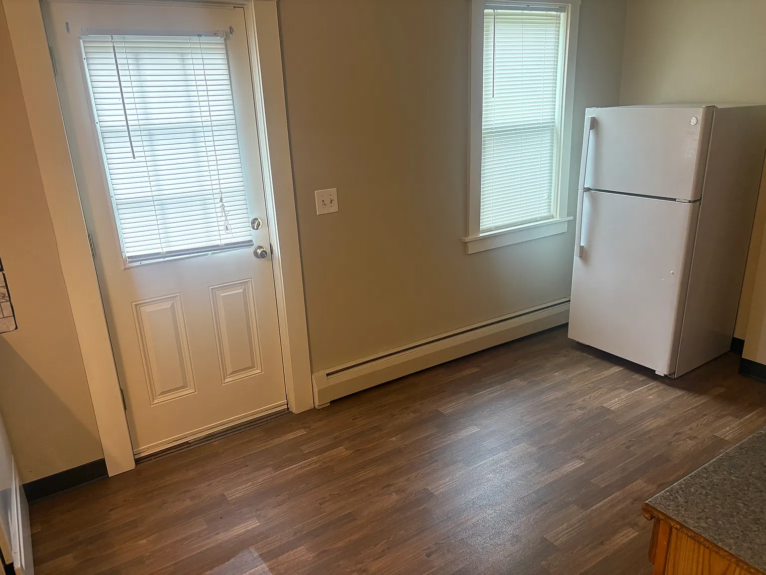 3 bed, 1000 sqft, $1,850 — Photo 3
