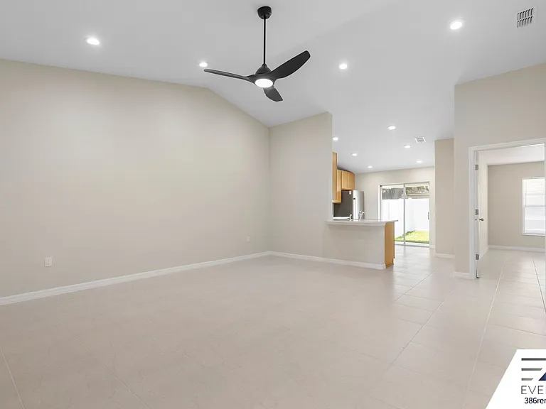 12 Llovera Pl #B — Photo 5