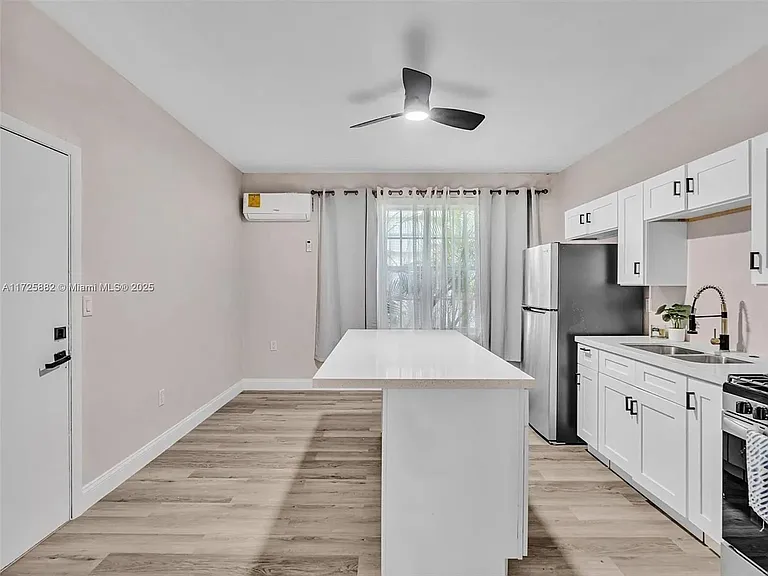1018 Euclid Ave #2 — Photo 2