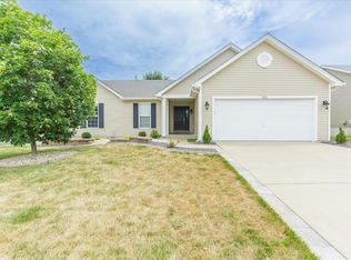 522 Crystal Stream Dr, Wentzville, MO 63385