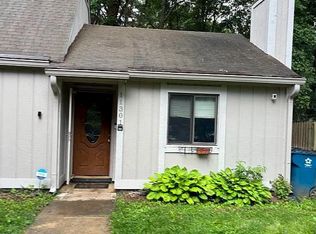 11301 Gatesborough Ln, Reston, VA 20191