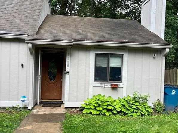 11301 Gatesborough Ln, Reston, VA 20191