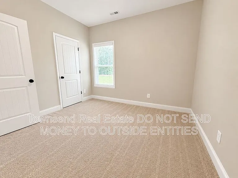 621 Blawell Cir — Photo 15