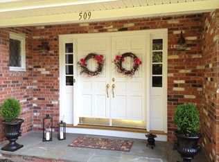 509 Oak Ridge Dr, Cheshire, CT 06410