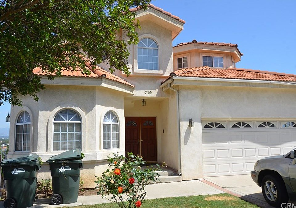 1st image of 719 Mooney Dr