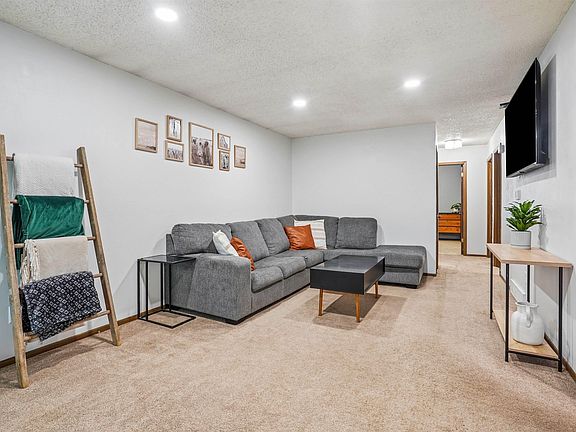 5th image of 1905 Locke Ave