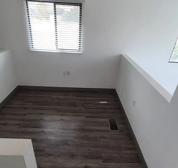 545 N Kenmore Ave — Photo 61