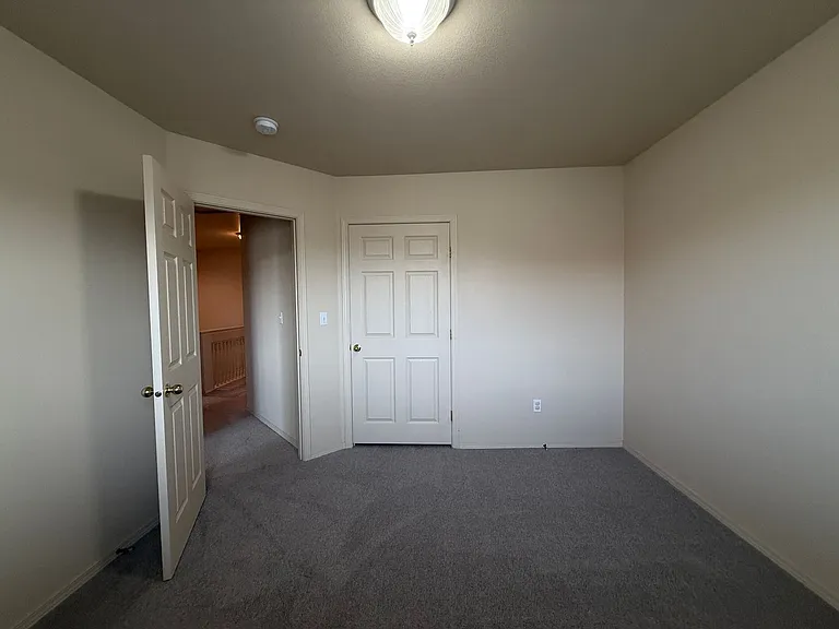 9904 Mia Ln — Photo 33