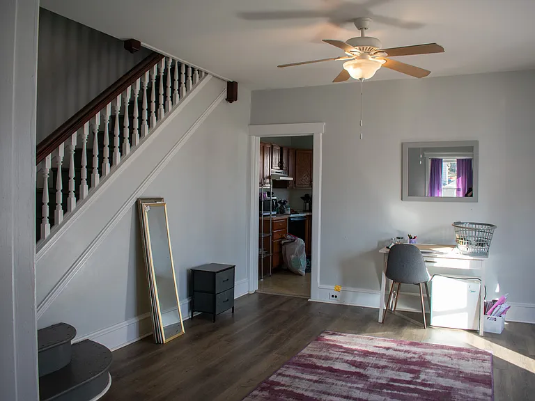 605 Bridge St — Photo 3