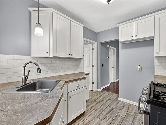 5th image of 43 Agnes St