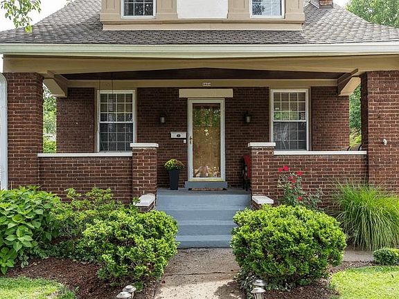 3rd image of 3634 Brentwood Ave