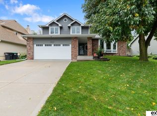 15517 Hamilton St, Omaha, NE 68154